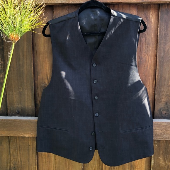 Other - MEN’S BLACK VEST